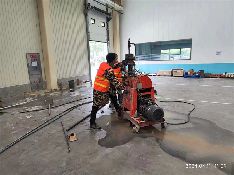 龙亭厂房地面下沉塌陷注浆加固施工